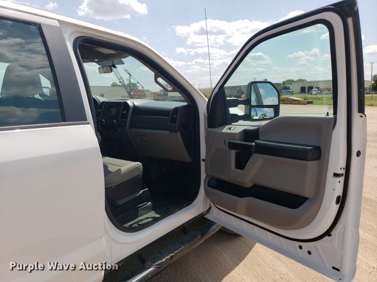 image for item IP9271 2018 Ford F250 Super Duty XL  Crew Cab pickup truck