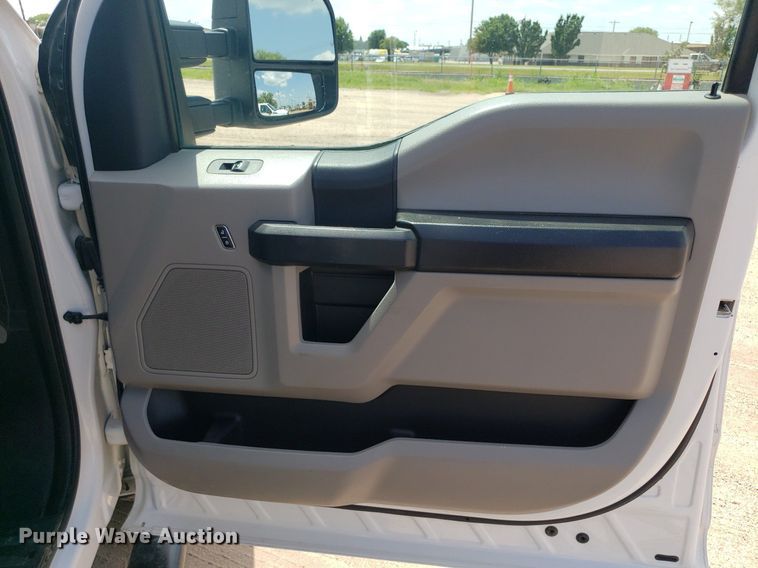 image for item IP9271 2018 Ford F250 Super Duty XL  Crew Cab pickup truck