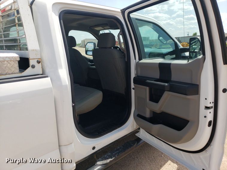 image for item IP9271 2018 Ford F250 Super Duty XL  Crew Cab pickup truck