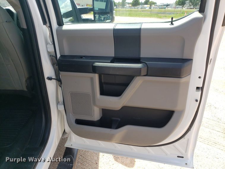 image for item IP9271 2018 Ford F250 Super Duty XL  Crew Cab pickup truck