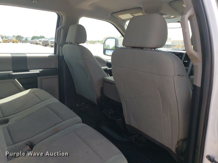 image for item IP9271 2018 Ford F250 Super Duty XL  Crew Cab pickup truck