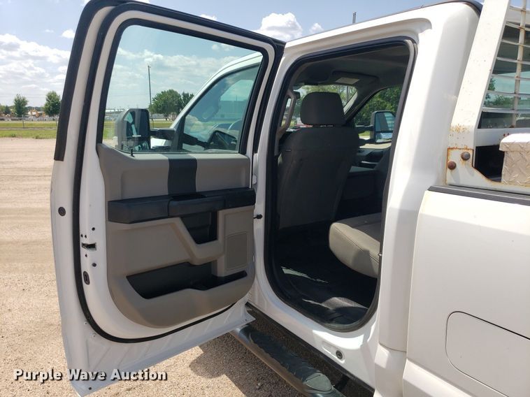 image for item IP9271 2018 Ford F250 Super Duty XL  Crew Cab pickup truck