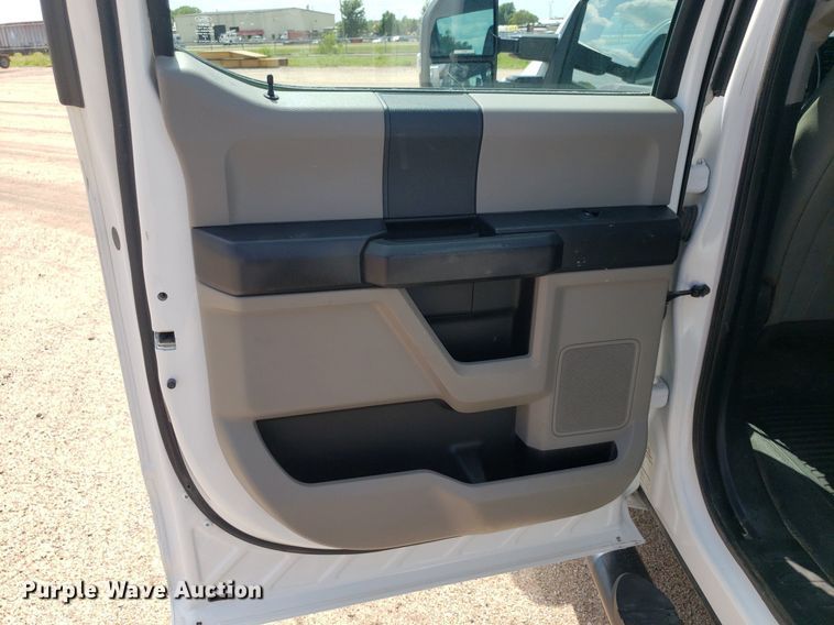 image for item IP9271 2018 Ford F250 Super Duty XL  Crew Cab pickup truck