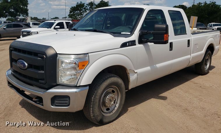 image for item IP9272 2016 Ford F250 Super Duty  Crew Cab pickup truck