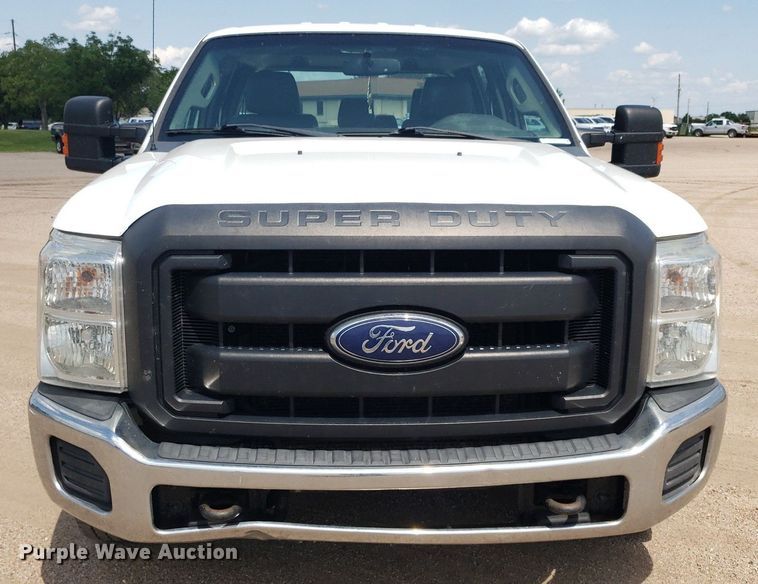 image for item IP9272 2016 Ford F250 Super Duty  Crew Cab pickup truck