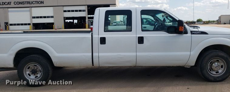 image for item IP9272 2016 Ford F250 Super Duty  Crew Cab pickup truck