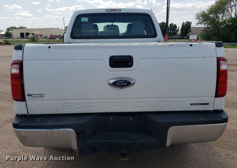 image for item IP9272 2016 Ford F250 Super Duty  Crew Cab pickup truck