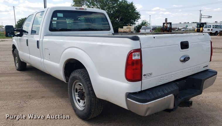 image for item IP9272 2016 Ford F250 Super Duty  Crew Cab pickup truck