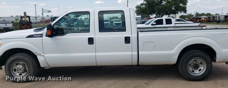 image for item IP9272 2016 Ford F250 Super Duty  Crew Cab pickup truck