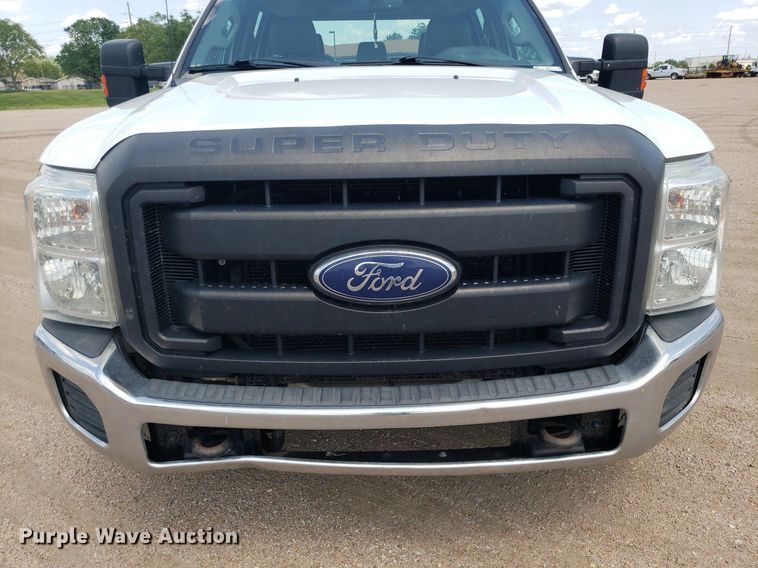 image for item IP9272 2016 Ford F250 Super Duty  Crew Cab pickup truck