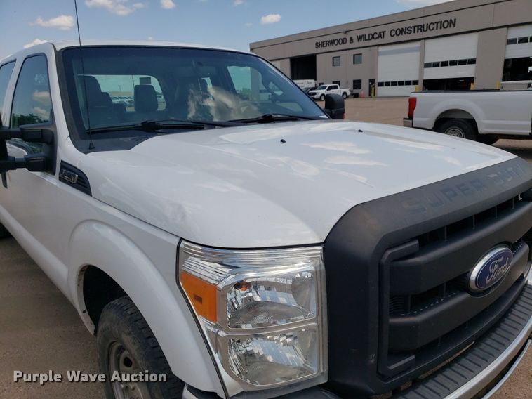 image for item IP9272 2016 Ford F250 Super Duty  Crew Cab pickup truck