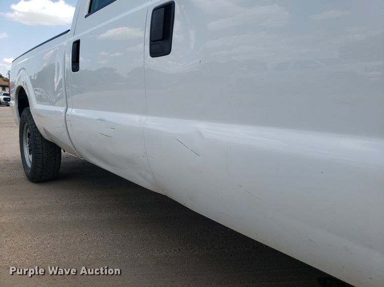 image for item IP9272 2016 Ford F250 Super Duty  Crew Cab pickup truck