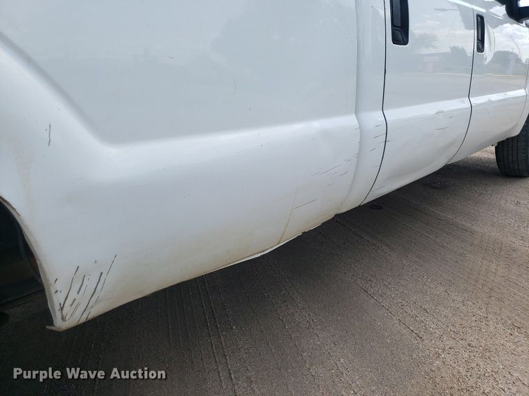 image for item IP9272 2016 Ford F250 Super Duty  Crew Cab pickup truck