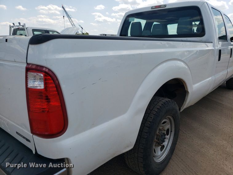 image for item IP9272 2016 Ford F250 Super Duty  Crew Cab pickup truck