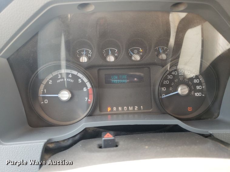 image for item IP9272 2016 Ford F250 Super Duty  Crew Cab pickup truck