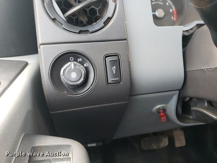 image for item IP9272 2016 Ford F250 Super Duty  Crew Cab pickup truck