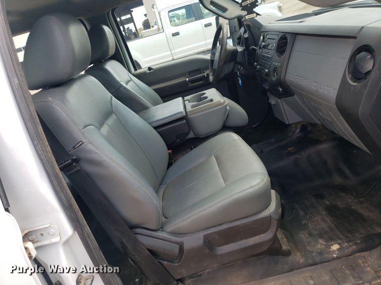 image for item IP9272 2016 Ford F250 Super Duty  Crew Cab pickup truck