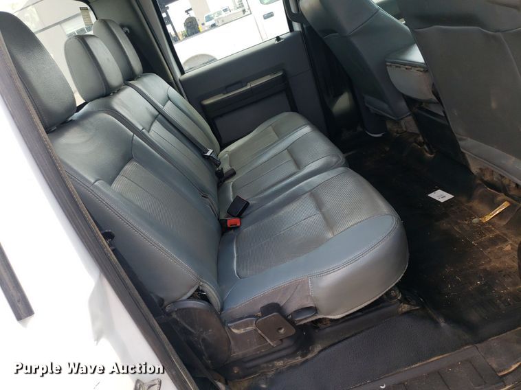 image for item IP9272 2016 Ford F250 Super Duty  Crew Cab pickup truck