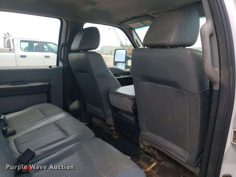 image for item IP9272 2016 Ford F250 Super Duty  Crew Cab pickup truck