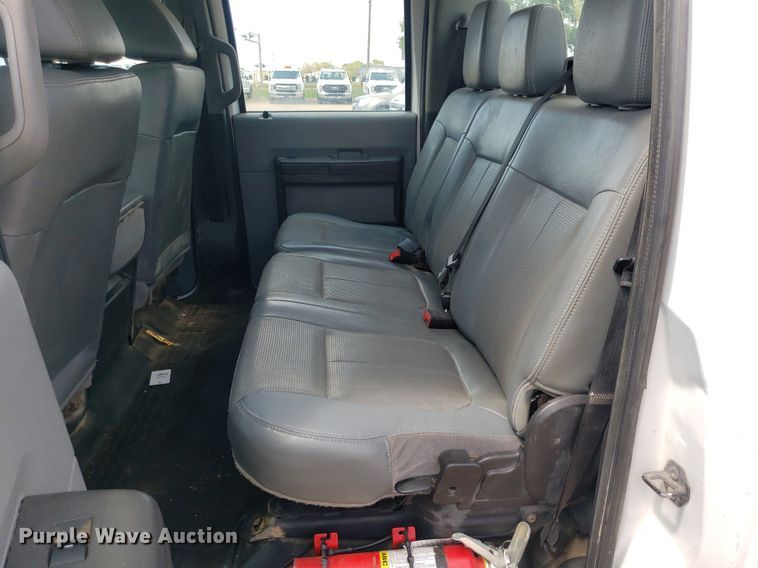 image for item IP9272 2016 Ford F250 Super Duty  Crew Cab pickup truck