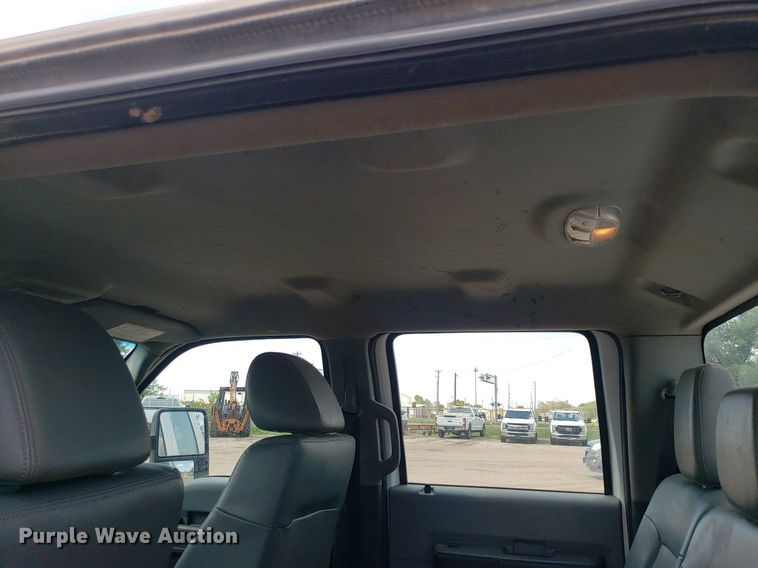 image for item IP9272 2016 Ford F250 Super Duty  Crew Cab pickup truck