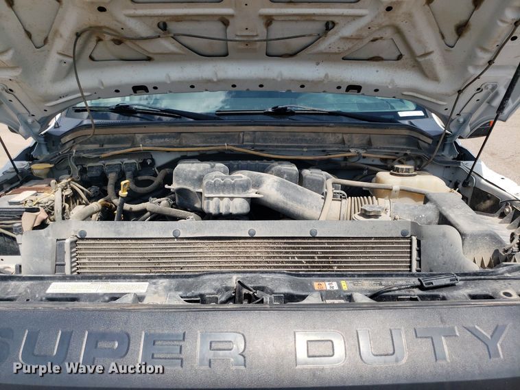 image for item IP9272 2016 Ford F250 Super Duty  Crew Cab pickup truck