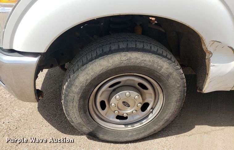 image for item IP9272 2016 Ford F250 Super Duty  Crew Cab pickup truck