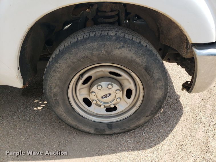 image for item IP9272 2016 Ford F250 Super Duty  Crew Cab pickup truck