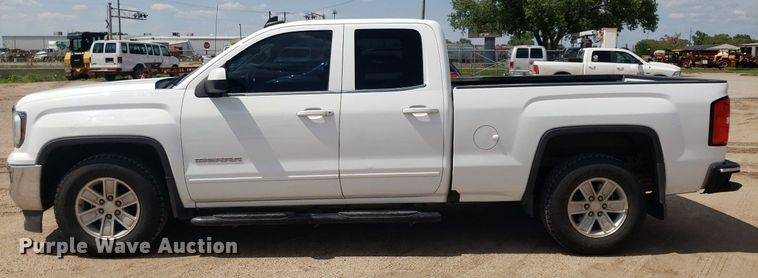 image for item IP9273 2017 GMC Sierra 1500  Double Cab pickup truck