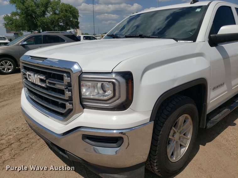 image for item IP9273 2017 GMC Sierra 1500  Double Cab pickup truck