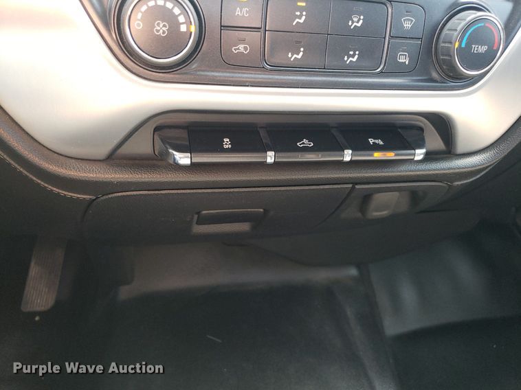 image for item IP9273 2017 GMC Sierra 1500  Double Cab pickup truck