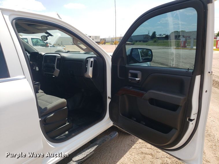 image for item IP9273 2017 GMC Sierra 1500  Double Cab pickup truck