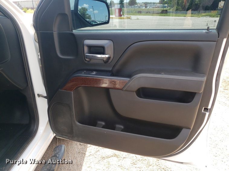 image for item IP9273 2017 GMC Sierra 1500  Double Cab pickup truck