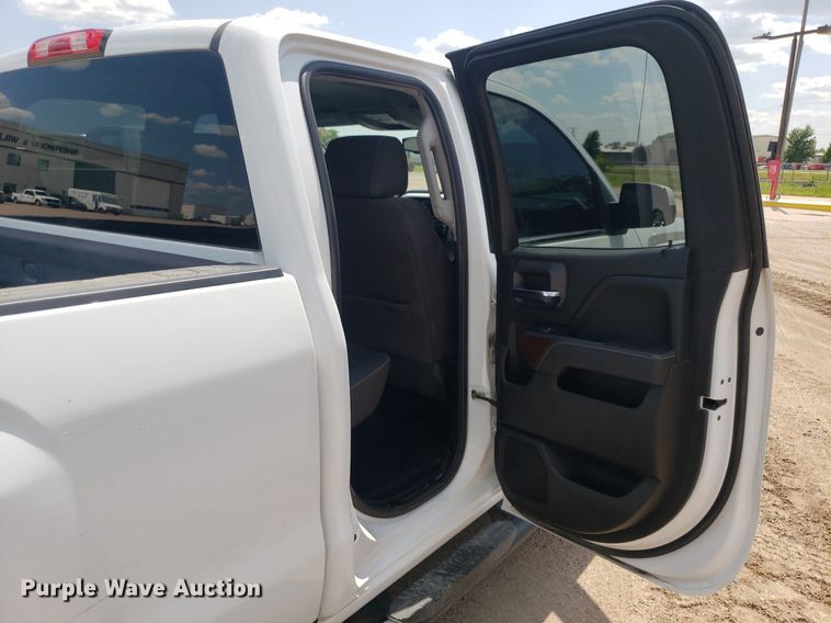 image for item IP9273 2017 GMC Sierra 1500  Double Cab pickup truck