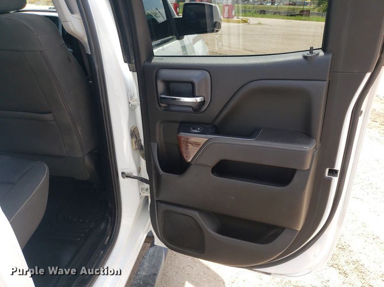 image for item IP9273 2017 GMC Sierra 1500  Double Cab pickup truck