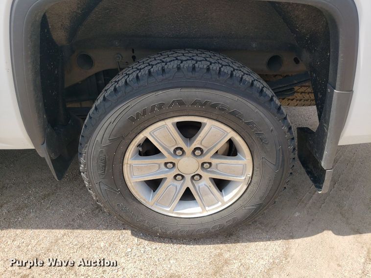 image for item IP9273 2017 GMC Sierra 1500  Double Cab pickup truck