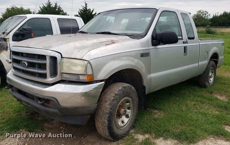 image for item IP9302 2004 Ford F250 Super Duty  SuperCab pickup truck