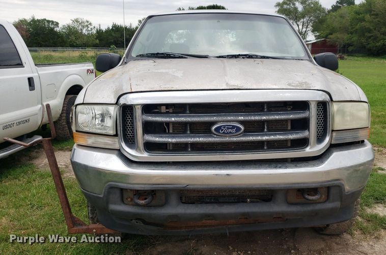image for item IP9302 2004 Ford F250 Super Duty  SuperCab pickup truck