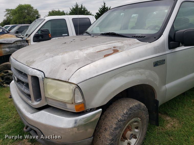 image for item IP9302 2004 Ford F250 Super Duty  SuperCab pickup truck