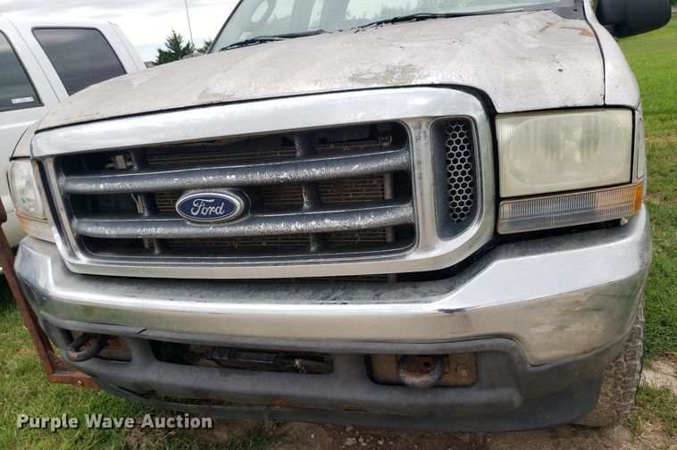 image for item IP9302 2004 Ford F250 Super Duty  SuperCab pickup truck