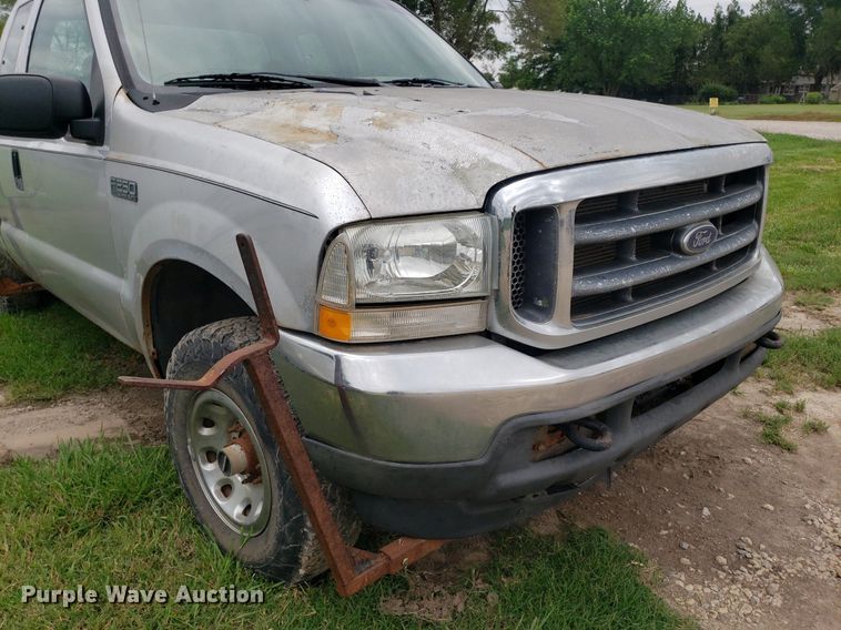image for item IP9302 2004 Ford F250 Super Duty  SuperCab pickup truck