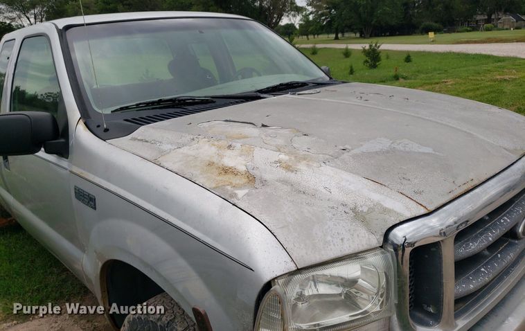 image for item IP9302 2004 Ford F250 Super Duty  SuperCab pickup truck