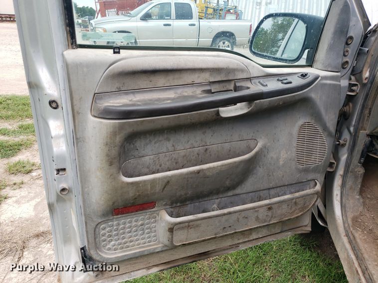 image for item IP9302 2004 Ford F250 Super Duty  SuperCab pickup truck