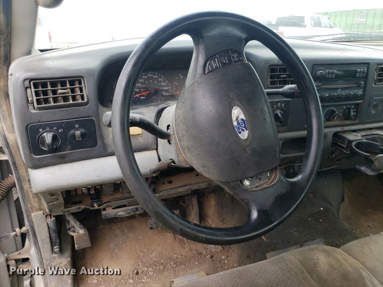 image for item IP9302 2004 Ford F250 Super Duty  SuperCab pickup truck