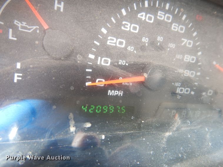 image for item IP9302 2004 Ford F250 Super Duty  SuperCab pickup truck