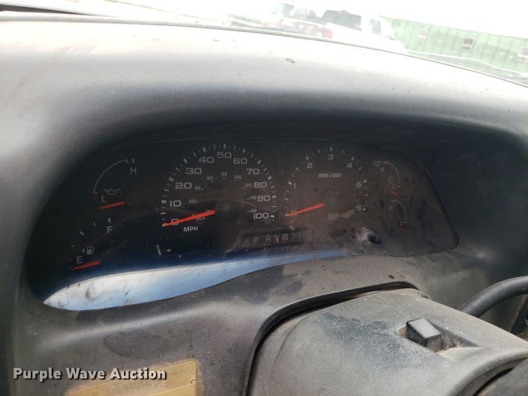 image for item IP9302 2004 Ford F250 Super Duty  SuperCab pickup truck