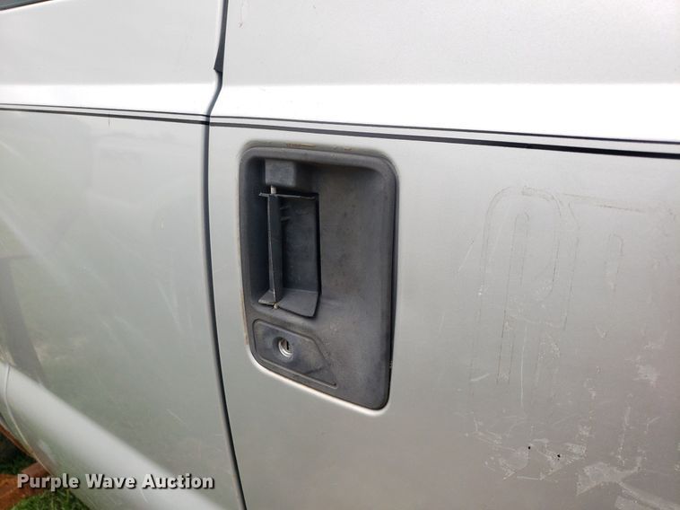 image for item IP9302 2004 Ford F250 Super Duty  SuperCab pickup truck