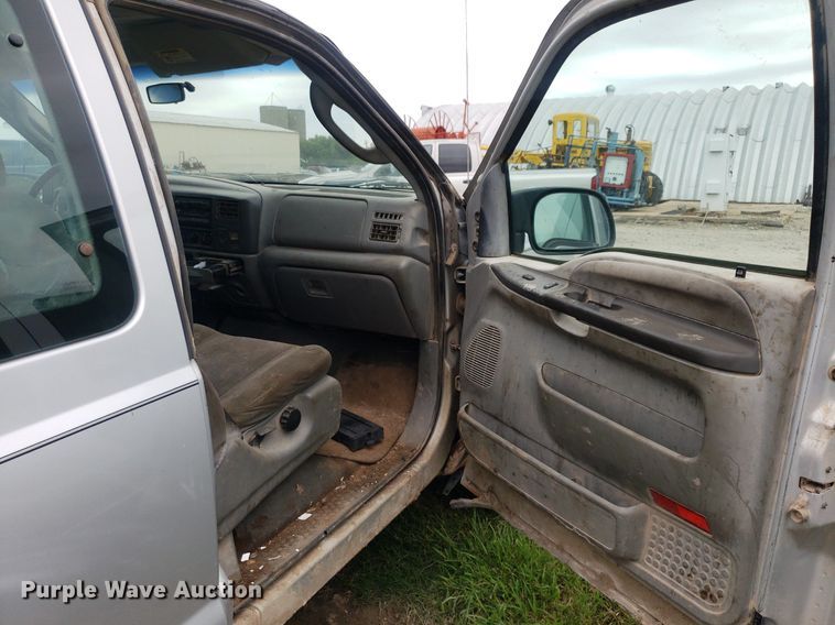 image for item IP9302 2004 Ford F250 Super Duty  SuperCab pickup truck