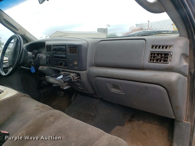 image for item IP9302 2004 Ford F250 Super Duty  SuperCab pickup truck