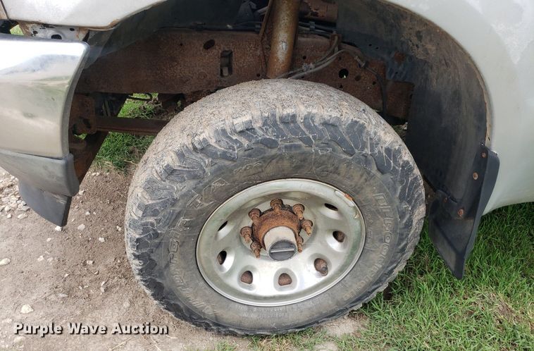 image for item IP9302 2004 Ford F250 Super Duty  SuperCab pickup truck